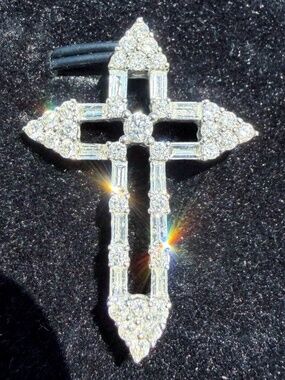 18k solid white gold 1.5CTW Natural Diamond Round & Baguette cut Cross Charm Pen